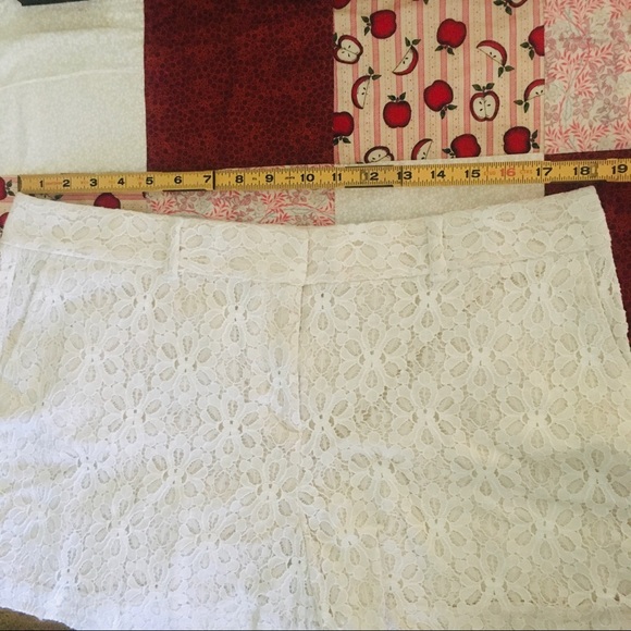 Loft Ann Taylor crochet short - Picture 8 of 8